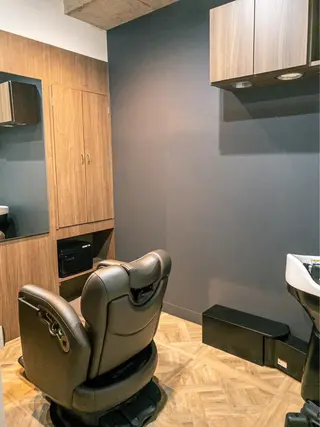 Naps-Shaving所属・新宿シェービング専門 Napsの眉毛・アイブロウイメージ