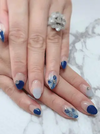 ネイル Lily Roseスタッフ一同のマツエク・マツパデザイン