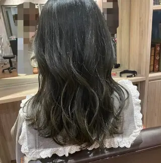 セミロング カラー ヘアアレンジ カリブリンクス日進店所属・櫻井 音和のヘアスタイル
