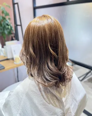 カラー 西原 愛紗のヘアスタイル