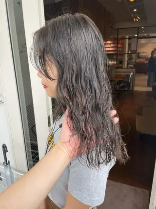 カラー ファッションに 溶け込むstyleのヘアスタイル