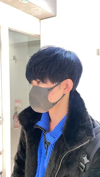 ショート カラー ヘアアレンジ メンズ 艶髪✨寒色カラー✨ 翁長孝輔のヘアスタイル