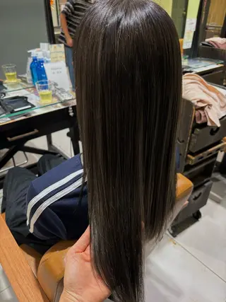 ロング 杉井 恵里のヘアスタイル