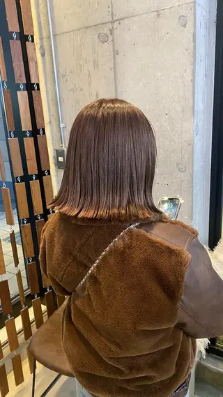 ミディアム カラー 佐々木 彩乃のヘアスタイル