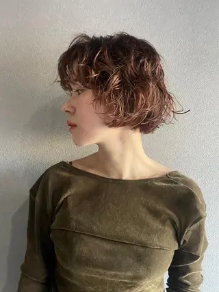 ミディアム パーマ THE DAY所属・AKI HASHIMOTOのヘアスタイル