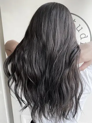 ロング カラー 川越 輝梨奈のヘアスタイル