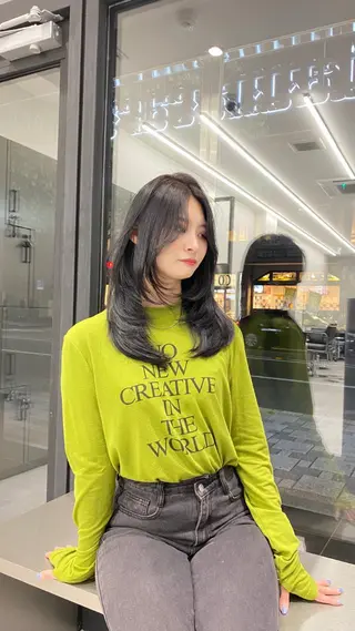 セミロング カラー レイヤー/艶カラー /韓国ヘア/高松のヘアスタイル