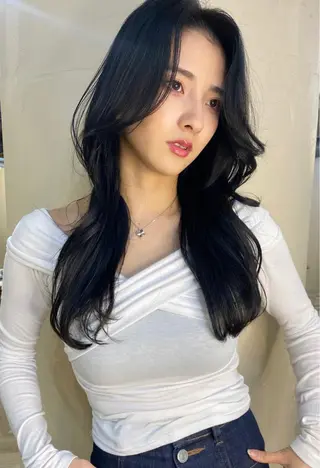 ロング レイヤー/顔周り 田山　穂波のヘアスタイル