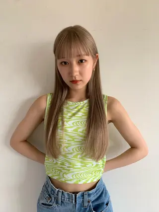 ロング カラー ブリーチカラーが人気 onnuのヘアスタイル