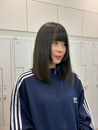ミディアム 艶髪ストレート🫶 AYANAのヘアスタイル