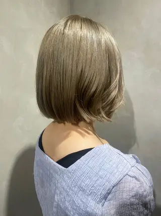 ミディアム カラー アシカガ ヨウコのヘアスタイル