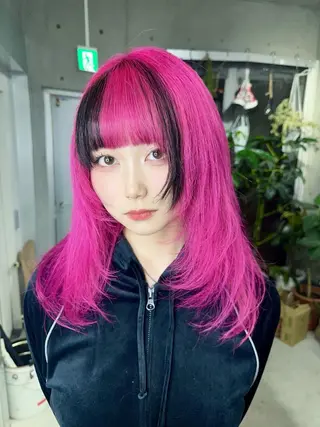 セミロング カラー 名古屋のピンク好き かずくん🦩のヘアスタイル