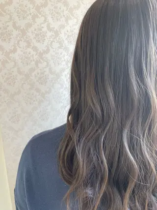 ロング ヒヨシ ルナのヘアスタイル
