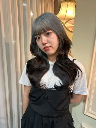 ロング カラー 'AXISガスビル Rinのヘアスタイル