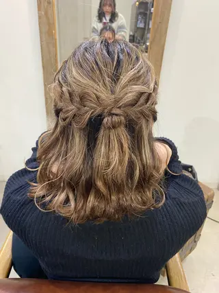 ミディアム ヘアアレンジ hair and lifestyleSOHO所属・SOHO サラのヘアスタイル
