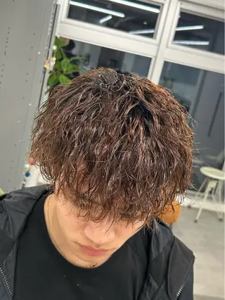 ショート メンズ なりたひろと / 波巻き/ツイスパのヘアスタイル