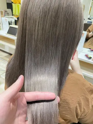 セミロング カラー 🌈派手髪ハイトーン 🌈鈴木亮太🌈のヘアスタイル