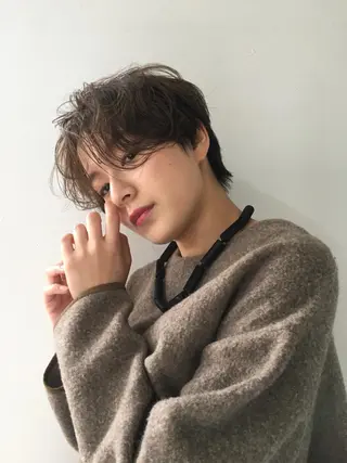 ショート nuu所属・💜ショート💜 ウルフ、ボブ二色亜美のヘアスタイル