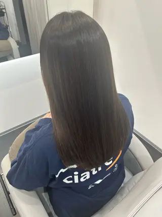 セミロング 佐川 優香のヘアスタイル