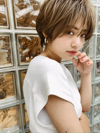 ショート コテ巻き/パーマ/艶 透明感/荻原凜太郎のヘアスタイル