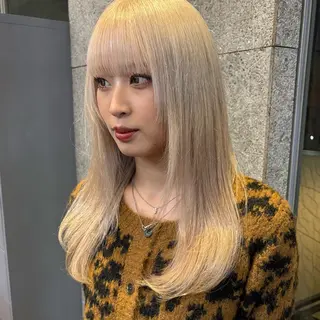 ロング カラー ヘアアレンジ ブリーチカラー特化 🌱/渡邉日向のヘアスタイル