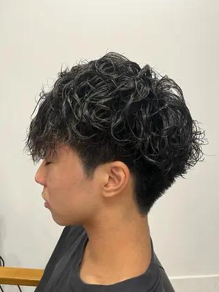 ショート パーマ メンズ 香取 康平のヘアスタイル