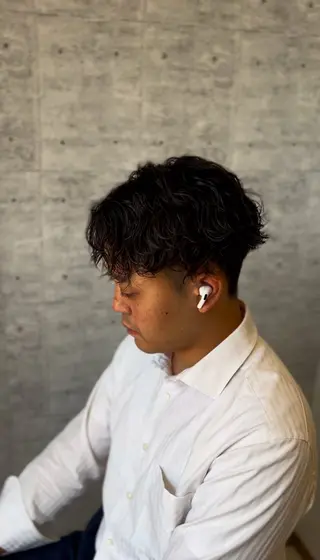 ショート パーマ メンズ ハイトーン× デザイン　Runoのヘアスタイル