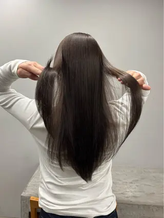 セミロング カラー nude所属・𝐀𝐦𝐞𝐫𝐢 /透明感カラーのヘアスタイル