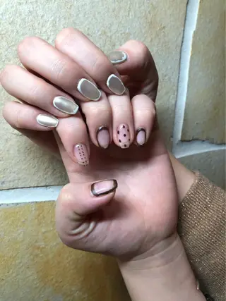 ネイル 指名支持率NO.1 スタイリストのヘアスタイル