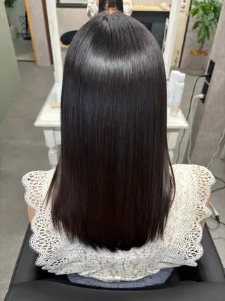 セミロング ulu by dot.所属・かがみはやと 髪質改善/縮毛矯正のヘアスタイル