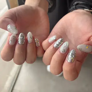 ミディアム Lesest akariのネイルデザイン