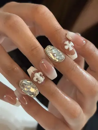 ネイル ✴︎ Delightのネイルデザイン