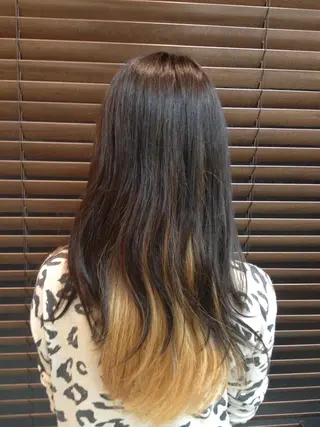 ロング カラー 髪質改善＆ブリーチ 伊勢　祐一郎のヘアスタイル