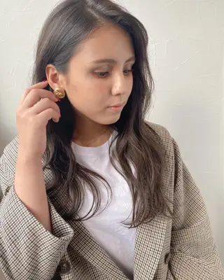ミディアム カラー 中屋恵美🎨 Designカラーのヘアスタイル