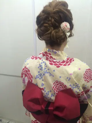 ロング カラー パーマ ヘアアレンジ 毛穴改善/脱毛 ネイル 川上久仁子のエステ・リラクイメージ