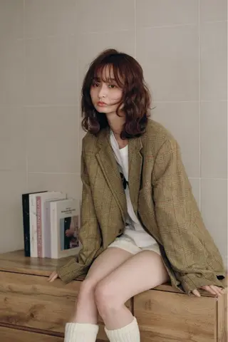 ミディアム カラー パーマ ENIF　大島 芽生のヘアスタイル