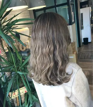 ロング La fith hair lov.駅家店【ラフィス ヘアー ロブ】所属・Lafithhair lov. 福山駅家店のヘアスタイル