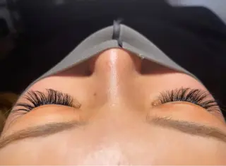 SESUNNY セサニー　SEIRAのマツエク・マツパデザイン