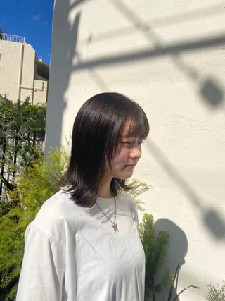 ミディアム atelier doux dimanche（アトリエ・ドゥー・ディマンシュ）所属・Fukamiレイヤー 透明感カラーのヘアスタイル