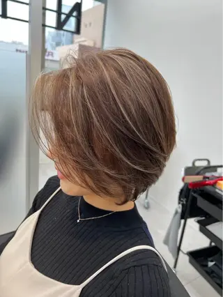 カラー 米倉 陽菜のヘアスタイル