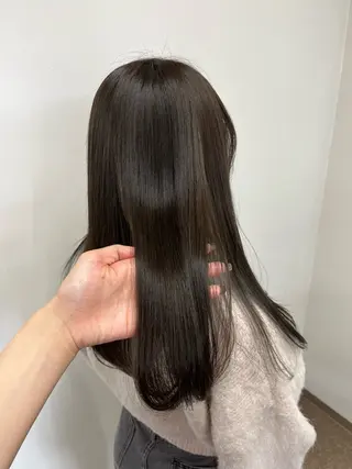 本木下朋花/髪質 改善×ダブルカラーのヘアスタイル