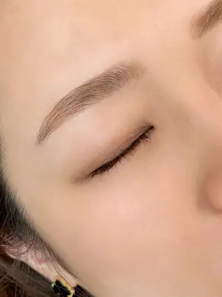 アイブロウ AKIKOᵕ̈*/ 耳ツボ/パーマ/美眉のマツエク・マツパデザイン