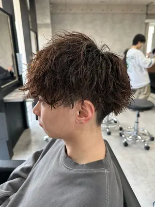 ショート パーマ メンズ ユウ🪄 パーマ指名No1のヘアスタイル