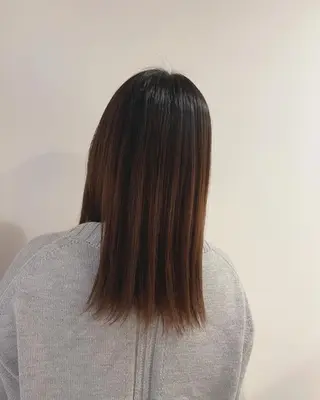 ミディアム 井上 葉月のヘアスタイル