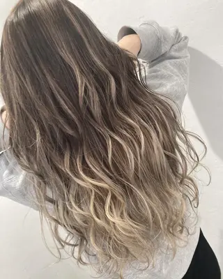 ロング カラー パーマ ブリーチ毛縮毛矯正 👑山口のヘアスタイル