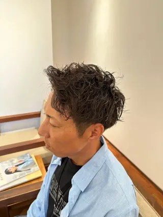 ショート パーマ メンズ 鈴木 優斗のヘアスタイル