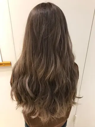 ロング 渋谷ハイトーン/ デザインカラー阿部のヘアスタイル