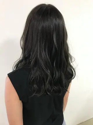 セミロング カラー 浅岡 のどかのヘアスタイル