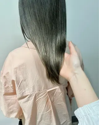 セミロング カラー effect横浜所属・切りっぱなしボブ/ 艶カラー/綾莉のヘアスタイル