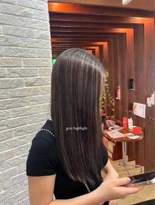 ロング カラー 大野 桃果のヘアスタイル